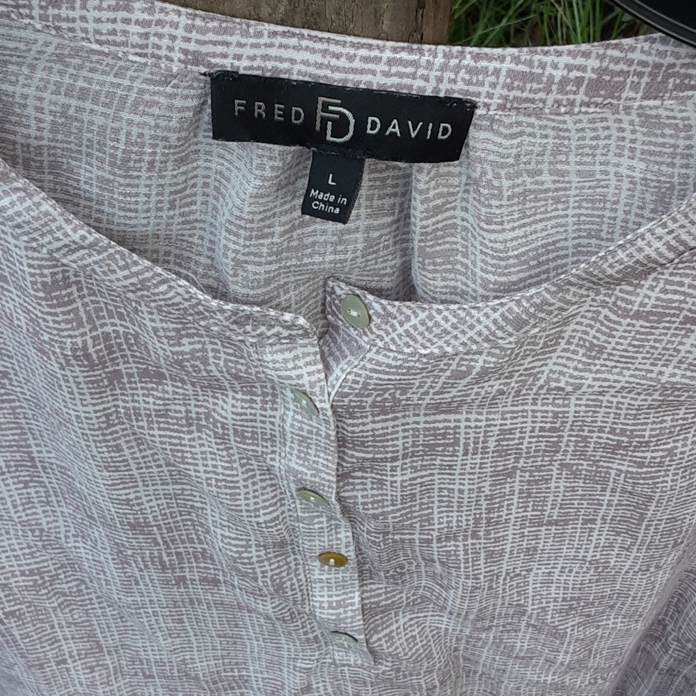 Shirt - Picture 2 of 4